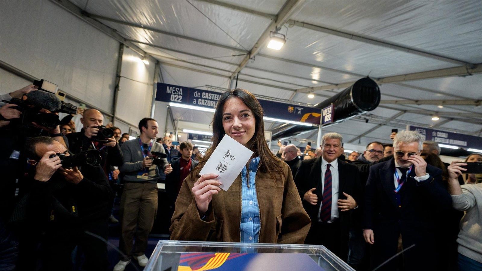 Aitana Bonmatí vota por primera vez en las elecciones del Barça: “Es un orgullo ser de este club”