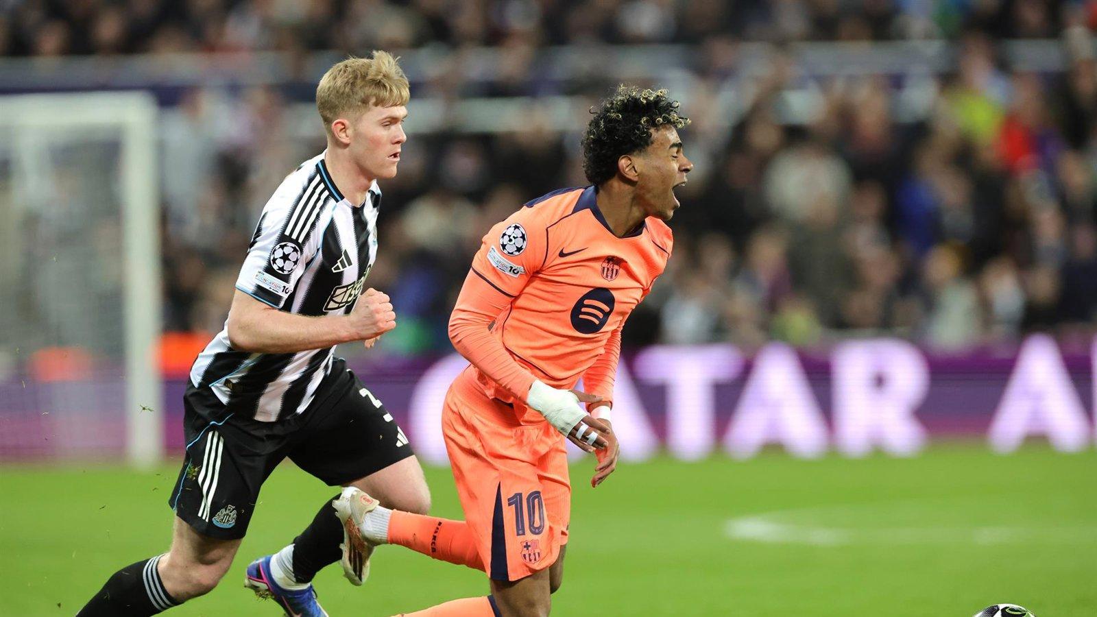 El Barcelona rescata un empate ante el Newcastle con un penalti de Lamine Yamal en el descuento