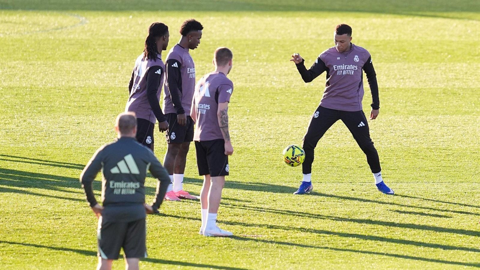 Mbappé vuelve a entrenar con el Real Madrid y apunta al duelo de Champions ante el Manchester City