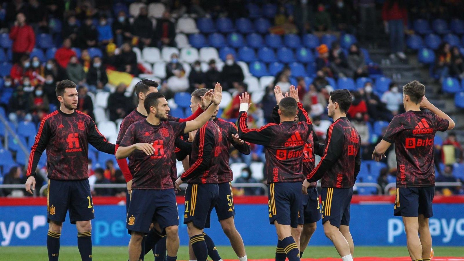 A Coruña renuncia a ser sede del Mundial de 2030 y acuerda con Abanca reformar Riazor