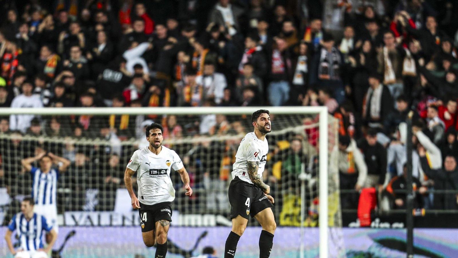 El Getafe gana al Betis y el Valencia remonta al Alavés en la jornada 27 de LaLiga