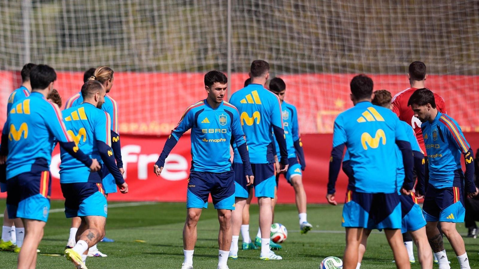 Zubimendi abandona la selección por molestias en la rodilla y no jugará ante Egipto