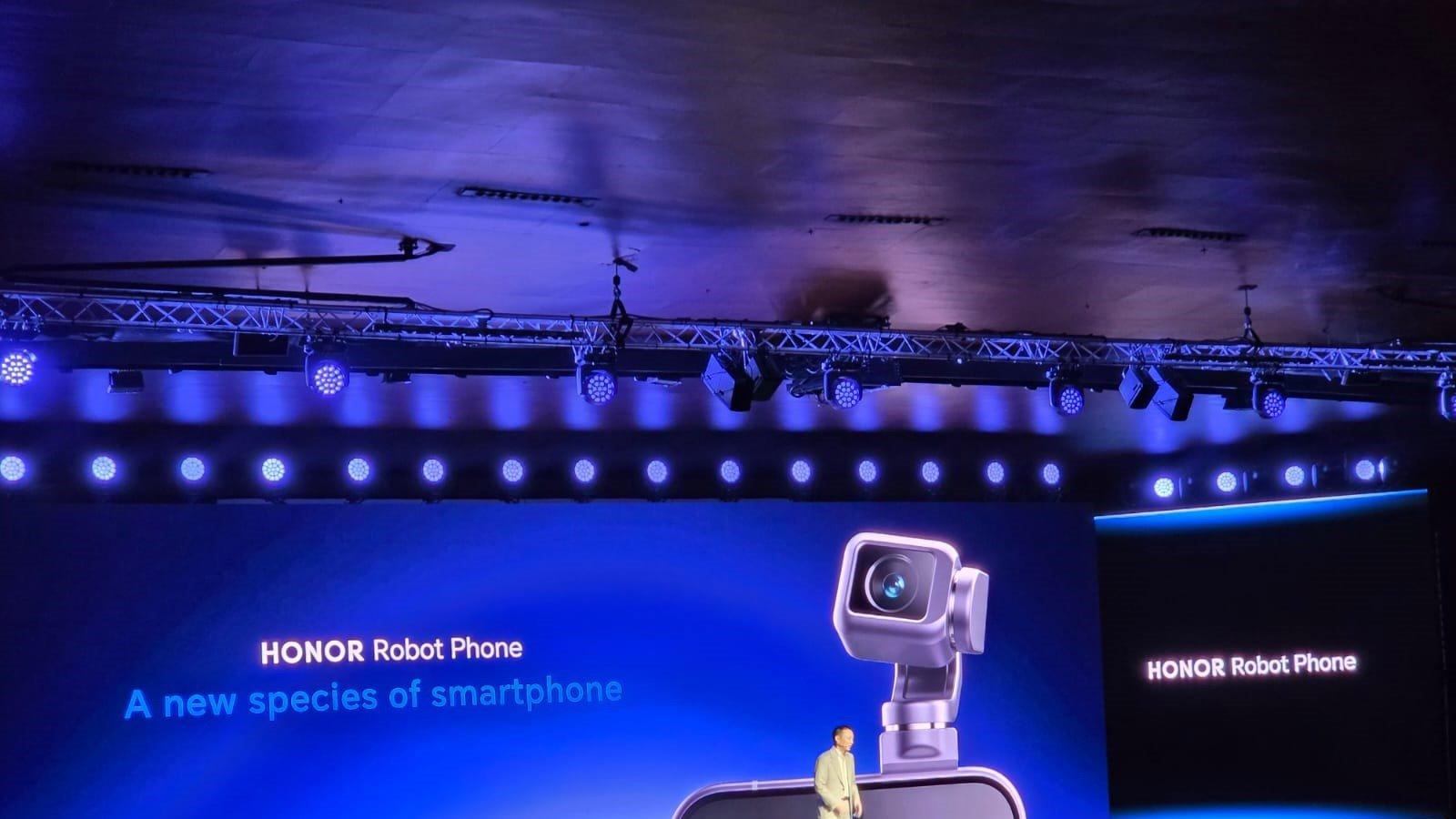 Honor presenta en el MWC su Robot Phone con brazo robótico impulsado por IA y su primer robot humanoide
