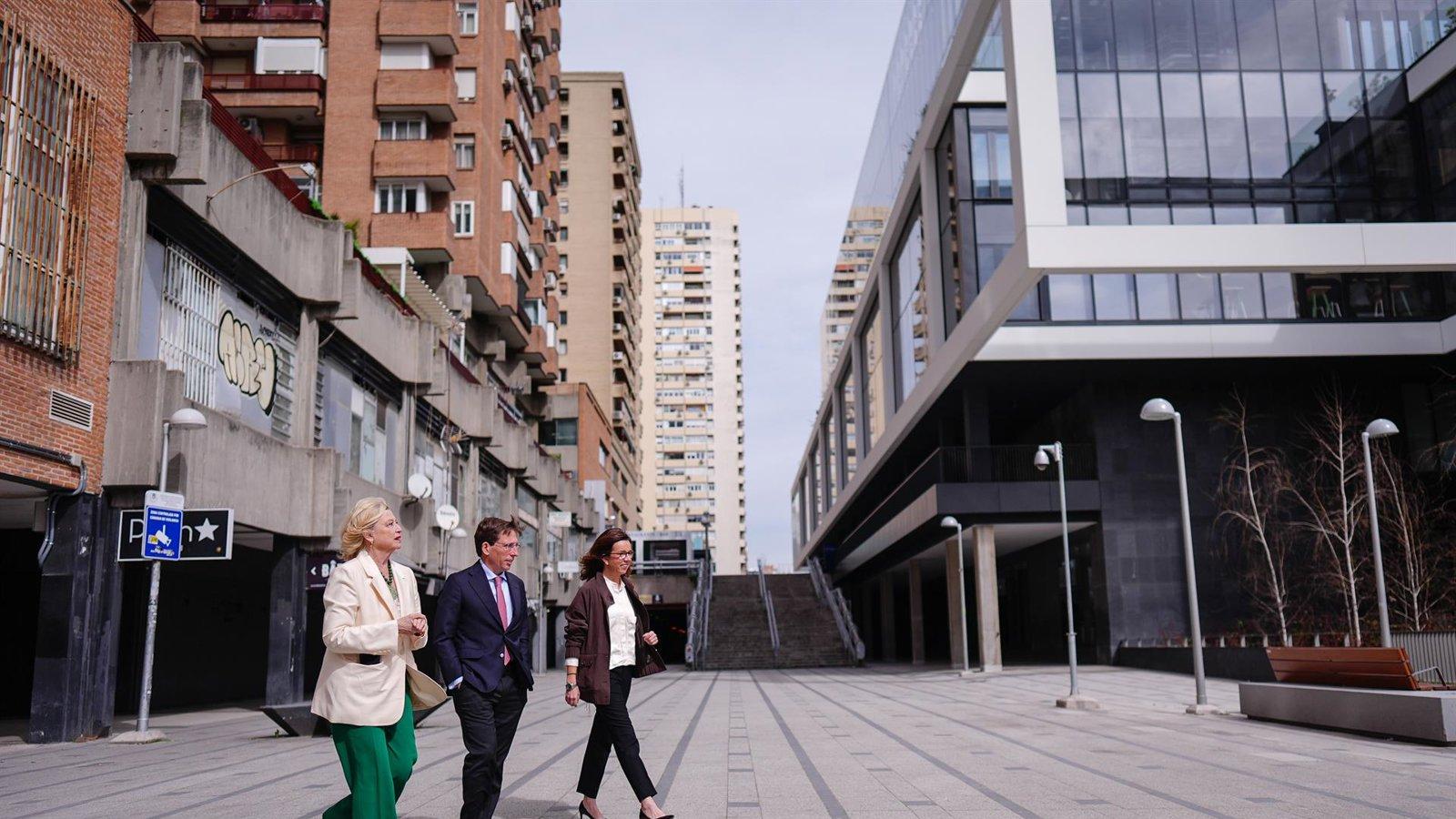 Almeida acusa al Gobierno de mantener siete años cerrado el Palacio de Congresos de la Castellana