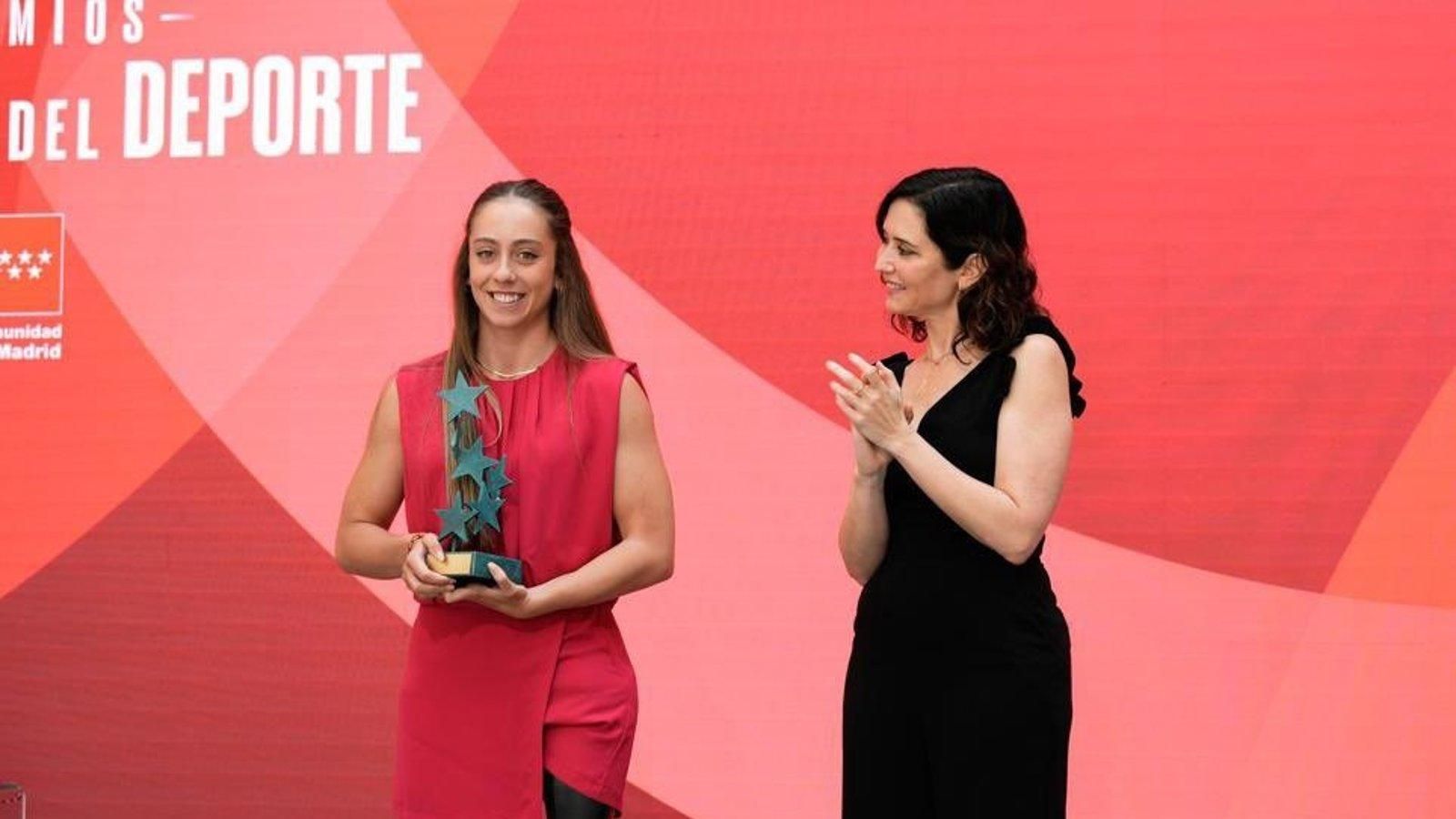 Ayuso felicita a la madrileña Audrey Pascual por su oro en supergigante en los Juegos Paralímpicos