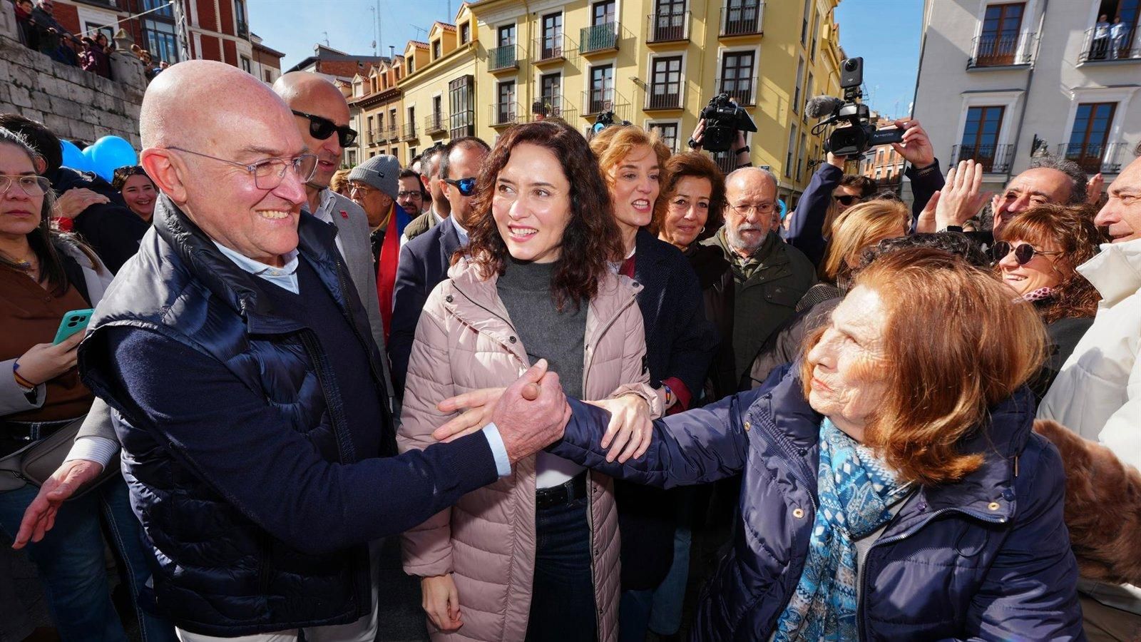 Ayuso pide que Castilla y León sea “la voz de España” para decir al sanchismo que “se vaya”