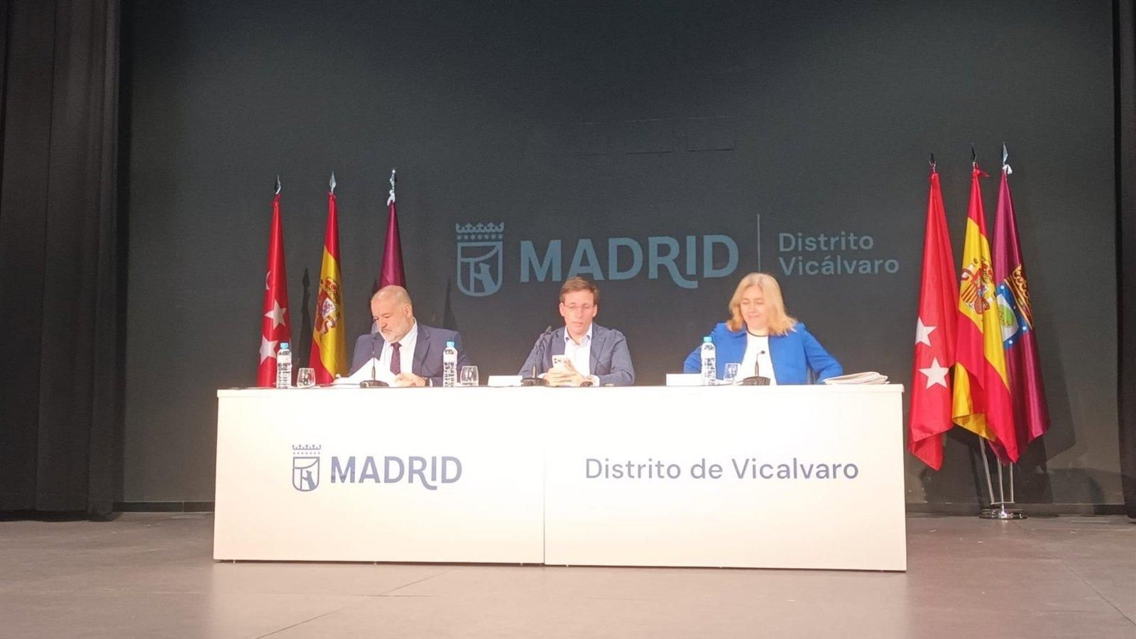 El Ayuntamiento aprueba 63 millones en inversiones con 104 actuaciones en colegios públicos de la capital