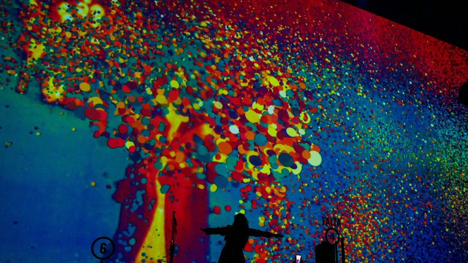 El frontón Beti Jai estrena una instalación de luz en la antesala del festival LuzMadrid