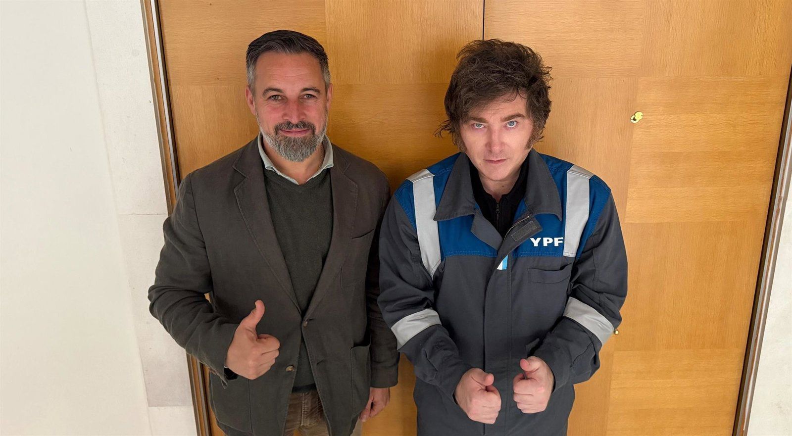 Javier Milei visita Madrid y se reúne con Santiago Abascal y el economista Huerta de Soto