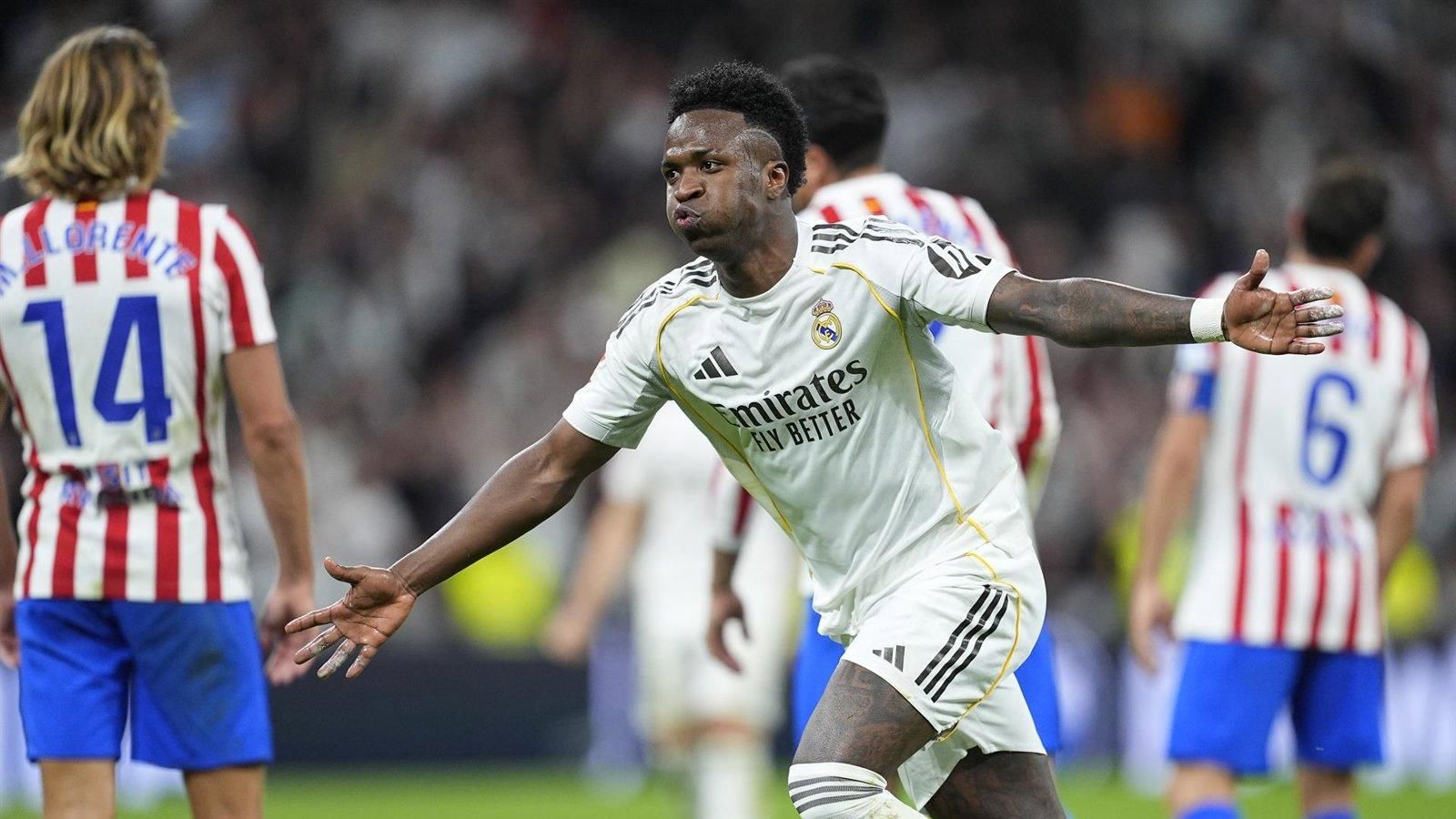 El Real Madrid gana un derbi de locura al Atlético y no pierde la pista del Barça