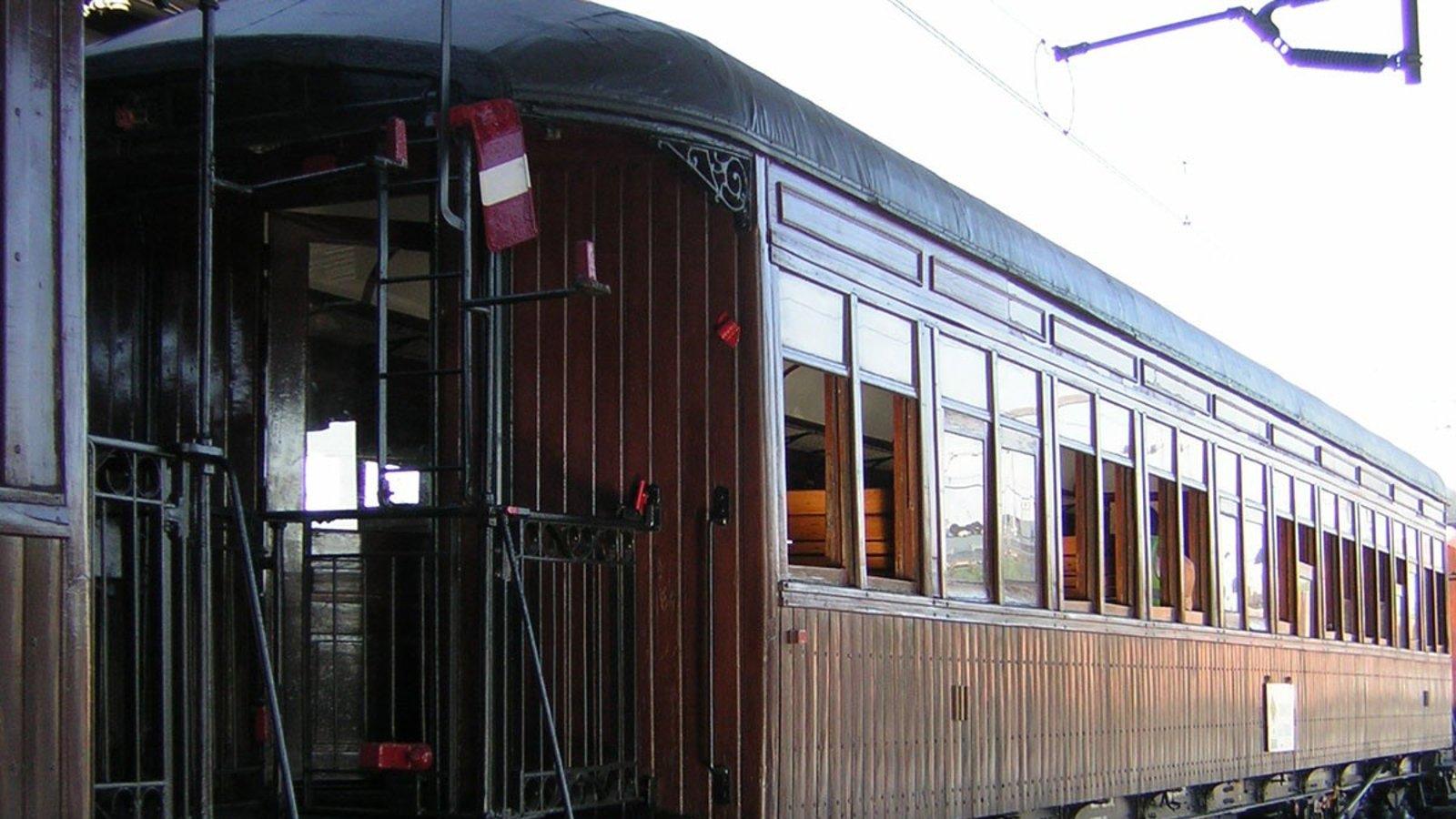 El Tren de la Fresa vuelve esta primavera: fechas, rutas y cómo viajar de Madrid a Aranjuez