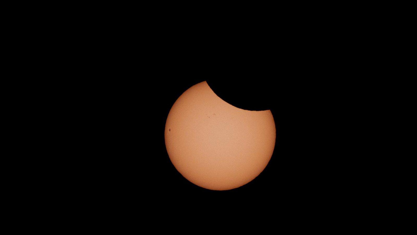 Hortaleza impulsará actividades para ver el eclipse solar de 2026 con Valdebebas como punto clave
