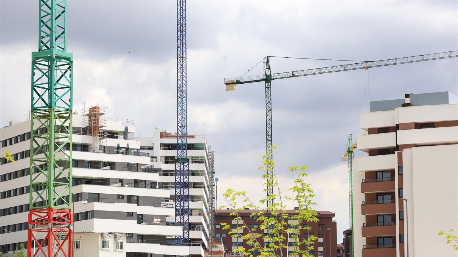 Las hipotecas sobre viviendas crecen un 6% en Madrid en enero y encadenan dos meses al alza