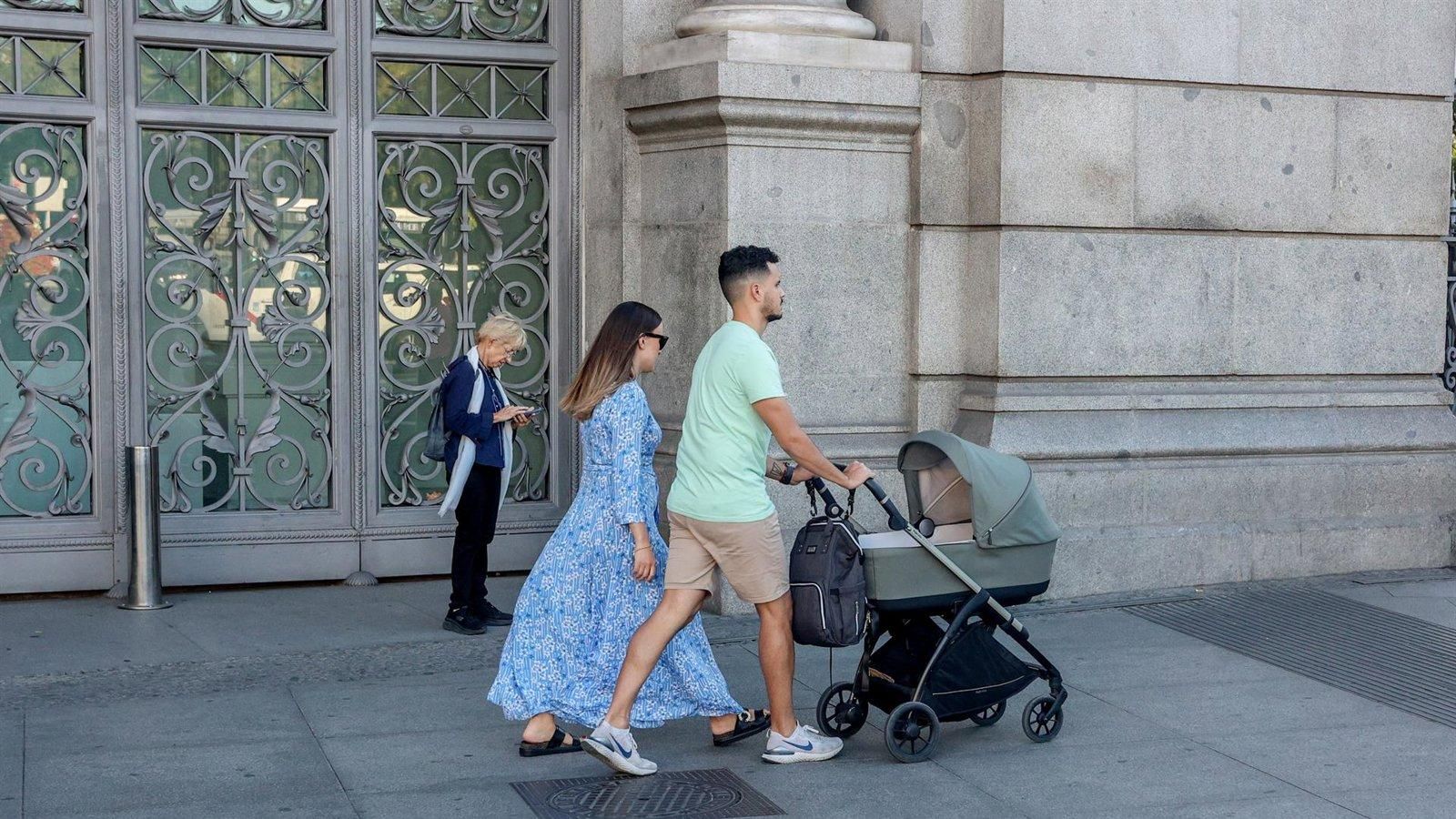 La Comunidad de Madrid eleva a 121 millones las ayudas a la maternidad y natalidad en 2026