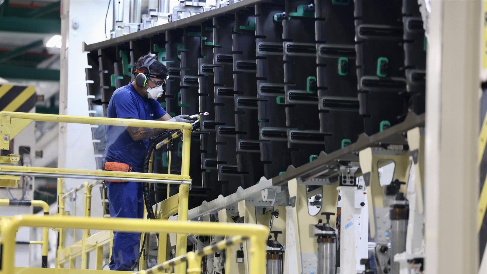 La industria madrileña reduce su facturación un 2,9% en enero frente al desplome nacional