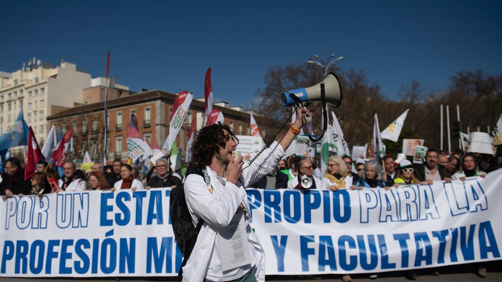 Los médicos madrileños vuelven a la huelga contra el nuevo Estatuto Marco
