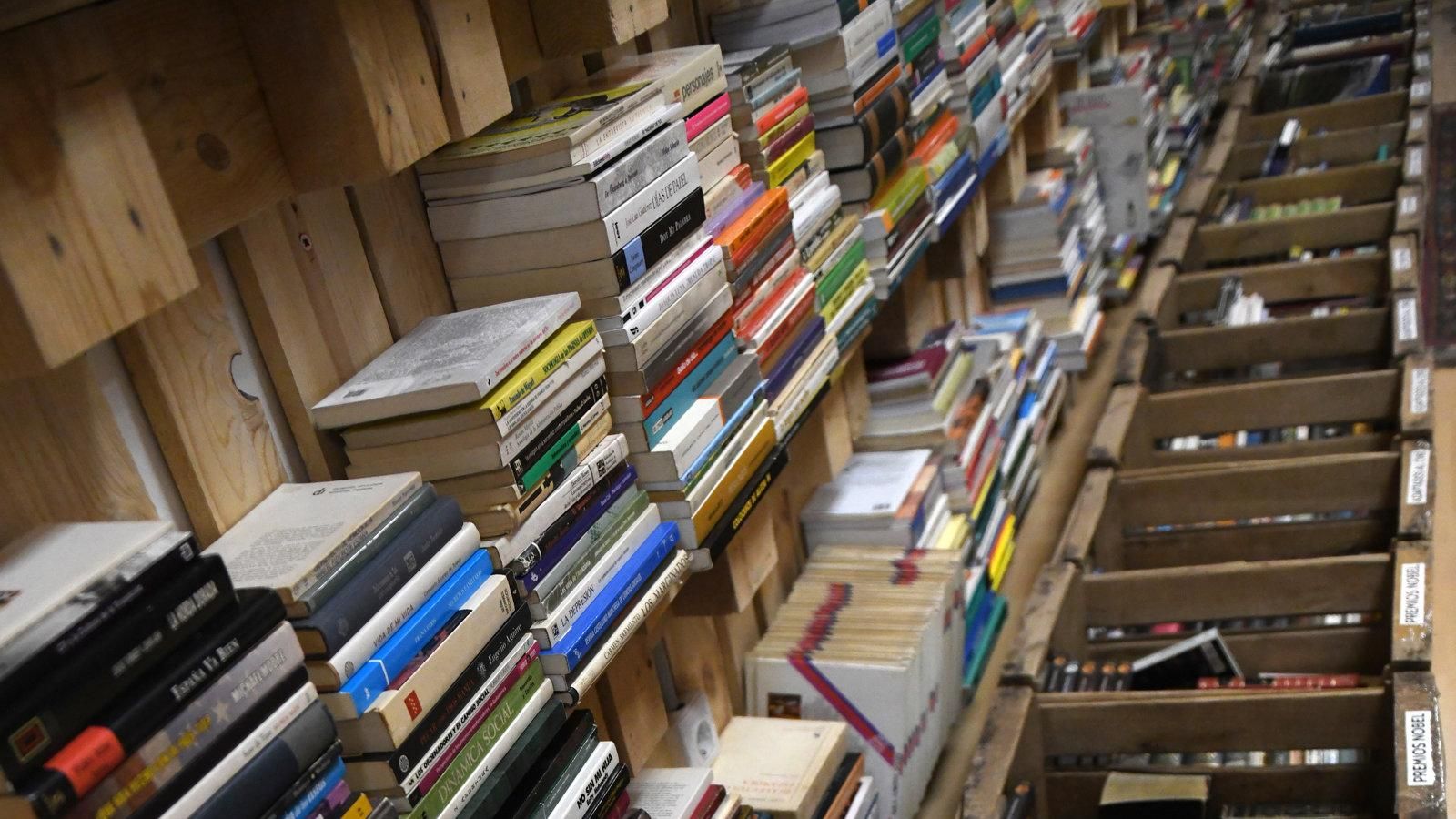 Tres detenidos en Madrid por robar libros de la empresa donde trabajaba uno de ellos y venderlos en Wallapop