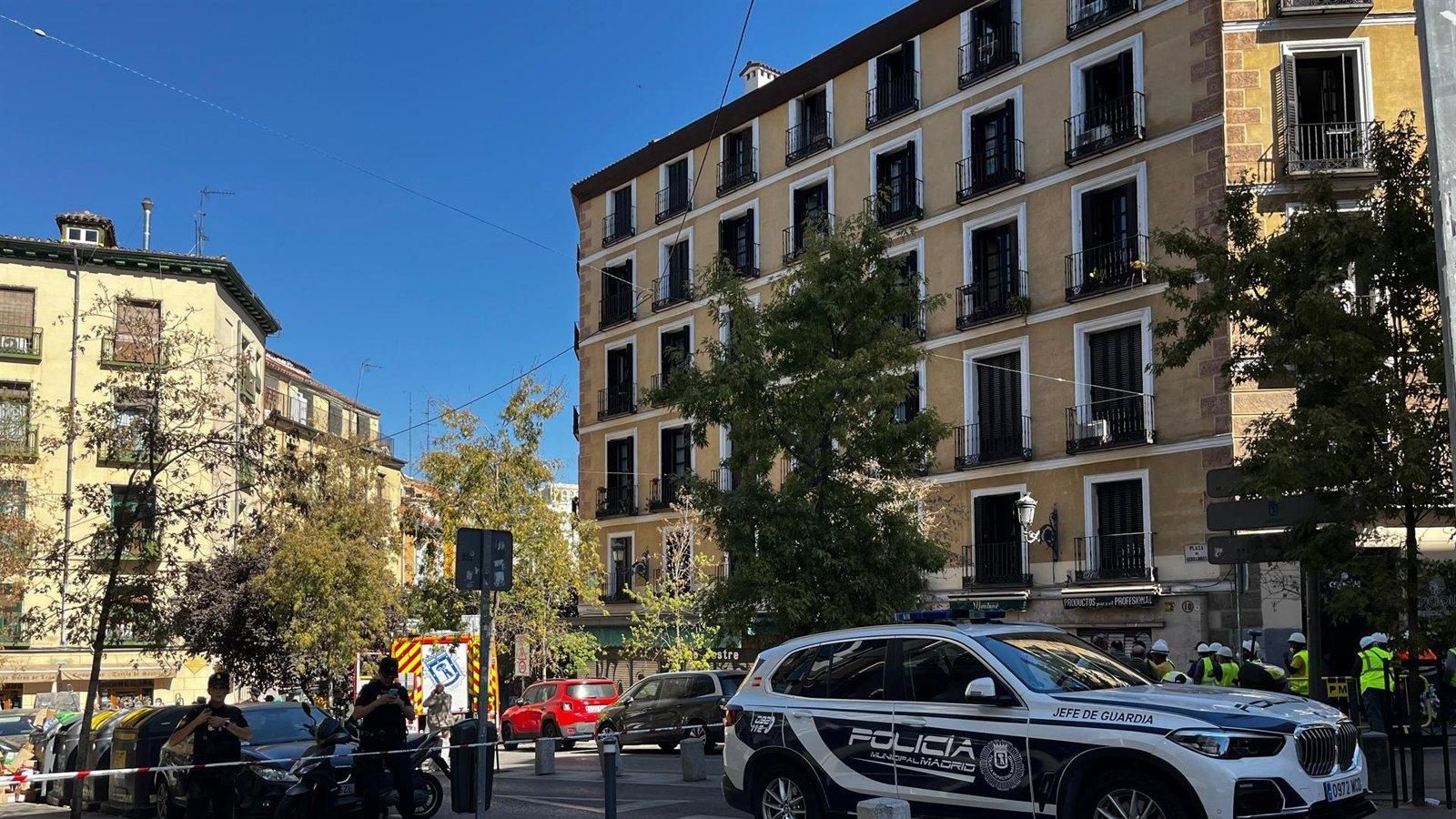 Detenido un hombre tras atrincherarse con una espada en su casa del distrito de Retiro