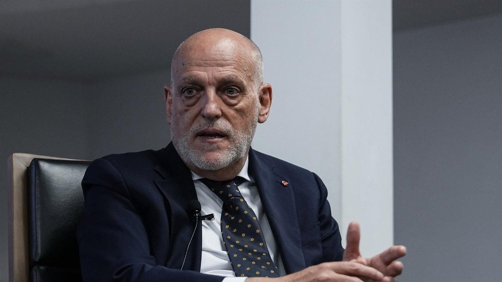 Tebas critica a Florentino Pérez y defiende la sostenibilidad del fútbol español