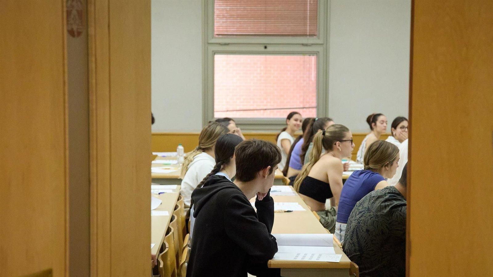 Madrid evaluará a 280.000 alumnos de Primaria y ESO para medir el nivel educativo