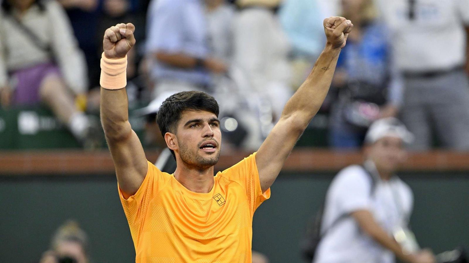 Alcaraz arranca con autoridad en Indian Wells y alarga su racha invicta