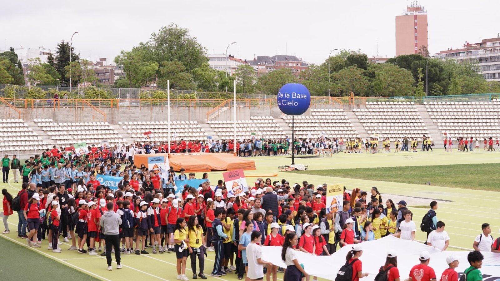 Más de 1.600 escolares de la capital compiten en Vallehermoso en la tercera edición de las Escoladas madrileñas
