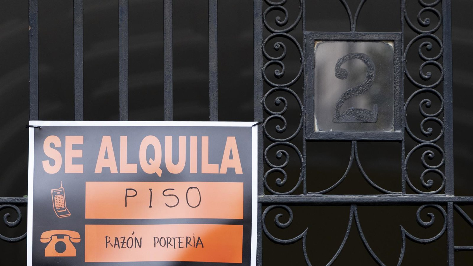 El 72% de los caseros madrileños prevé subir el alquiler o salir del mercado