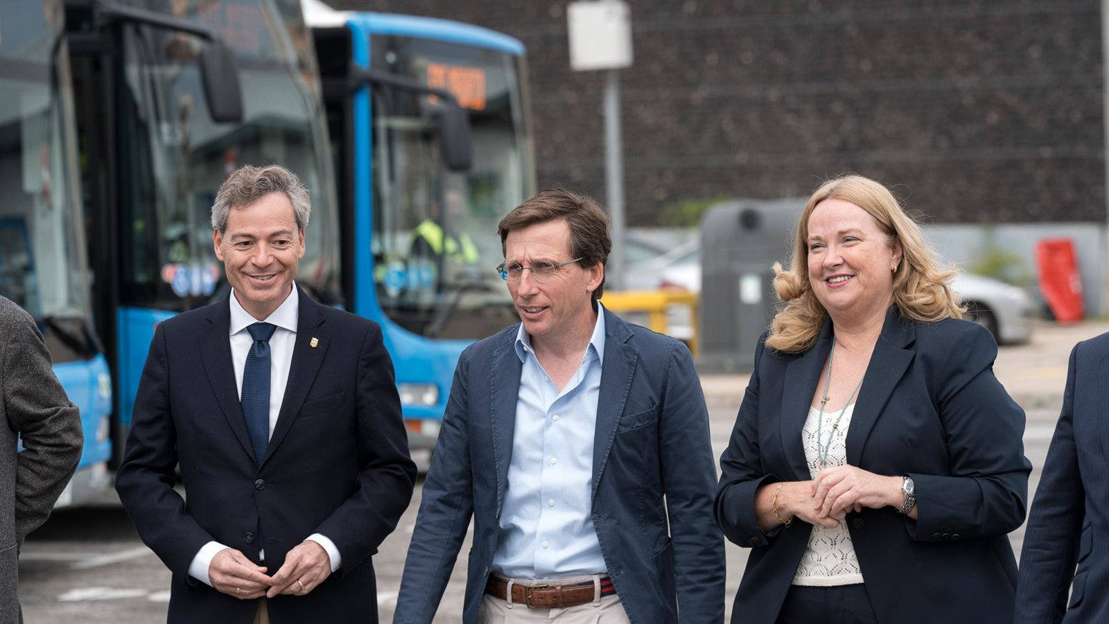 Almeida confía en sacar adelante el parking de Castellana tras una reunión "satisfactoria" con los vecinos