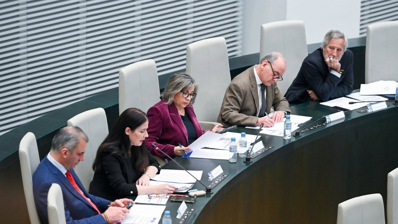 Cabello acusa a Almeida de favorecer a Ortega Smith en la crisis de Vox