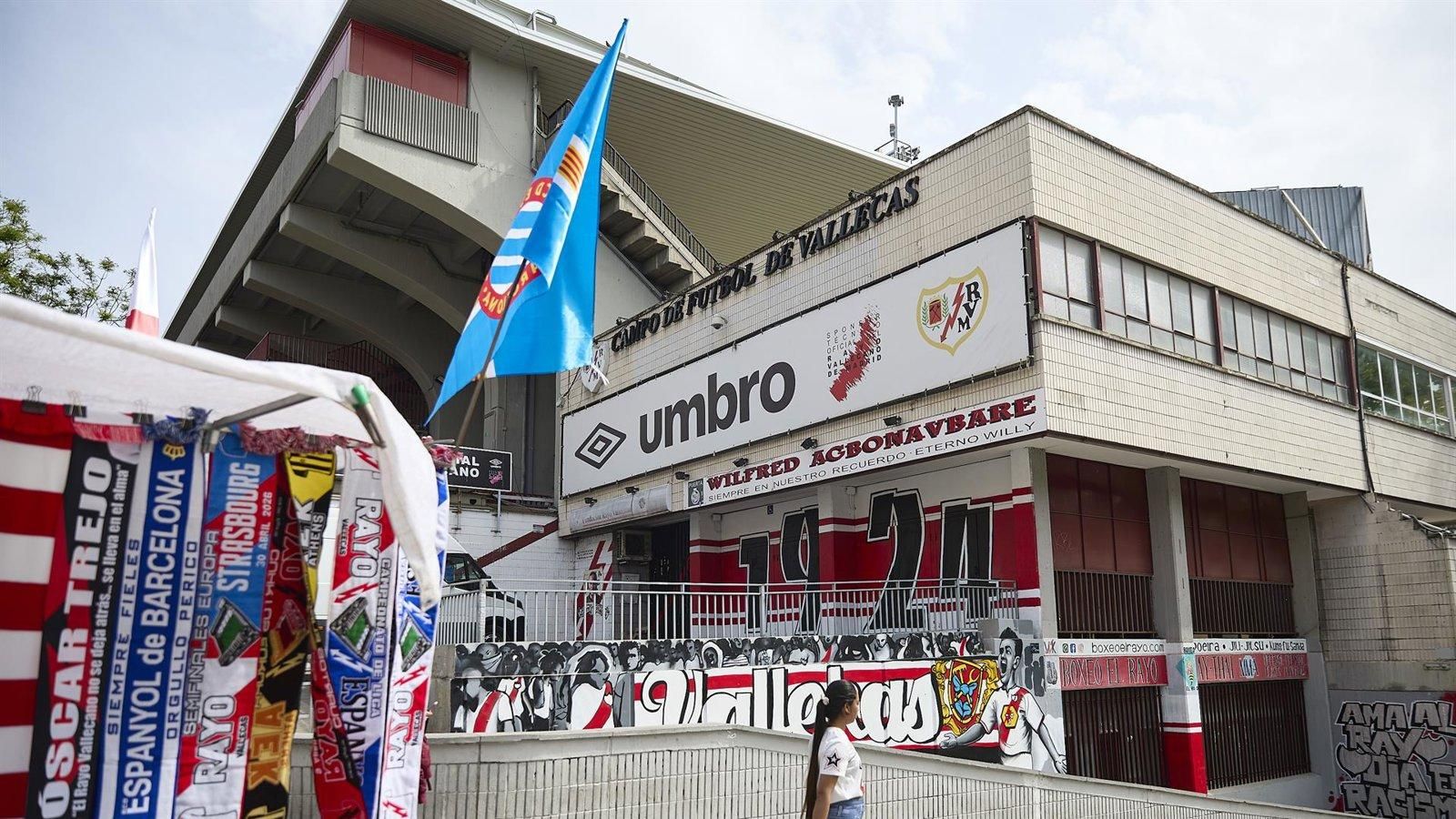 El Ayuntamiento de Madrid aporta 53 policías al Rayo-Estrasburgo