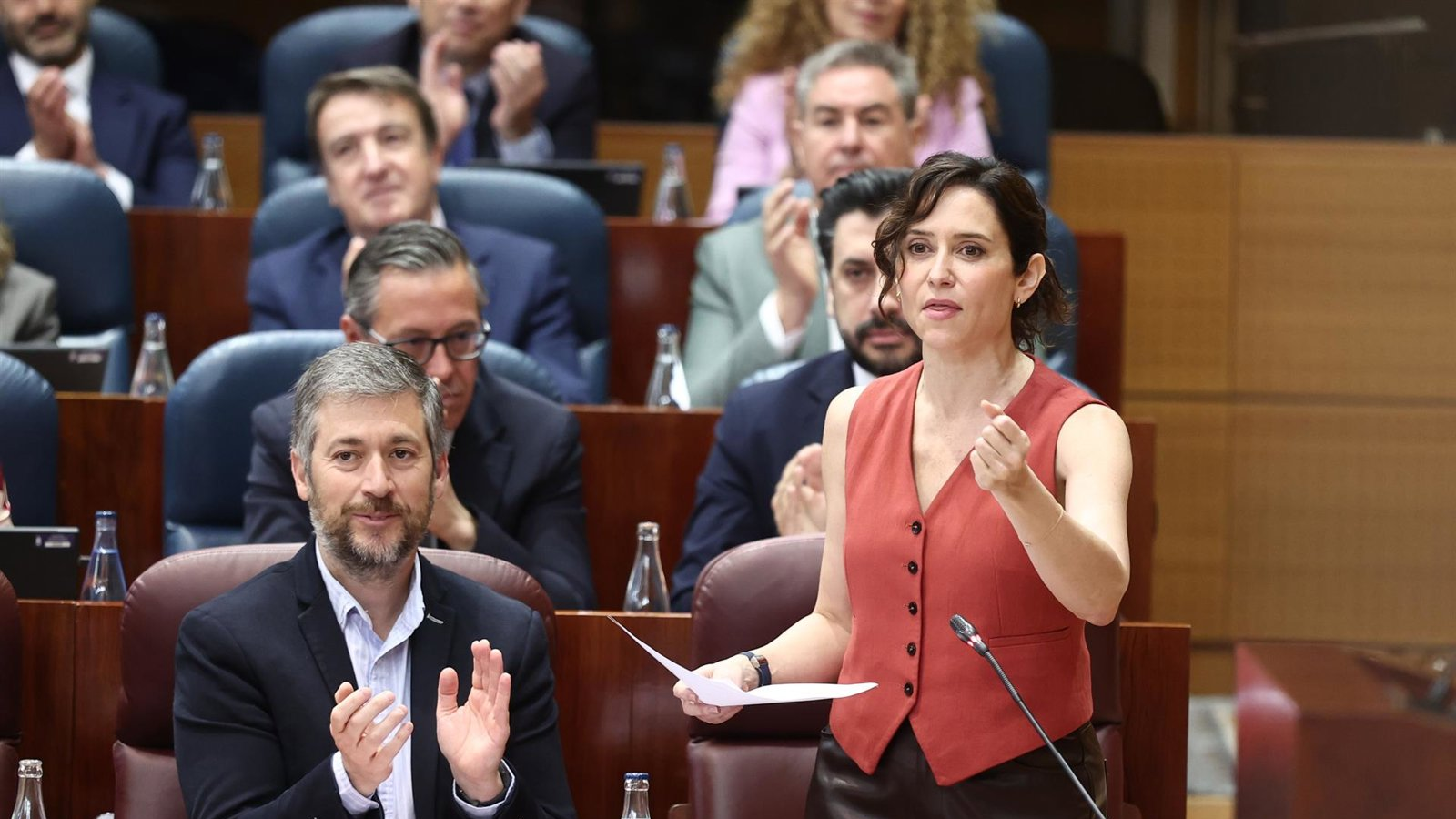 Ayuso rechaza la prioridad nacional de Vox y defiende que Madrid no deja atrás a los españoles