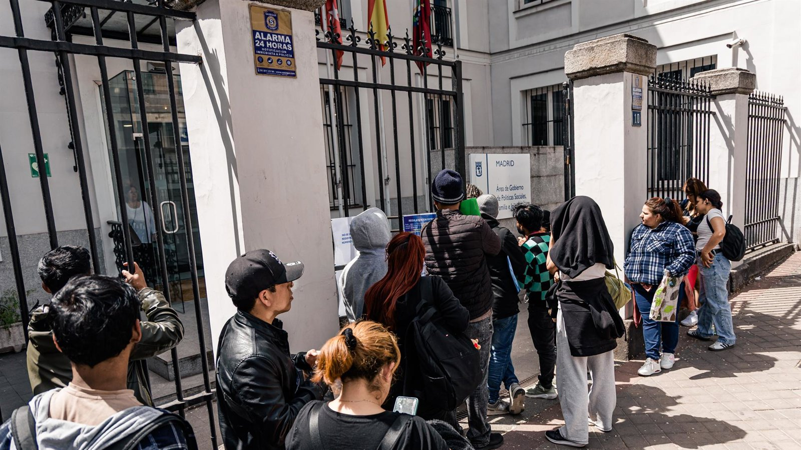 CSIF alerta del colapso en los Servicios Sociales de Madrid y reclama refuerzos de personal ante la regularización