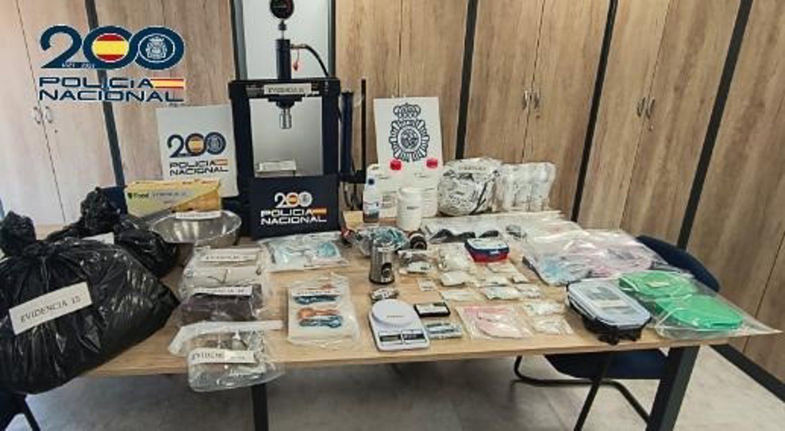 Detenido en Carabanchel tras arrojar dos kilos de cocaína mientras huía en un patinete