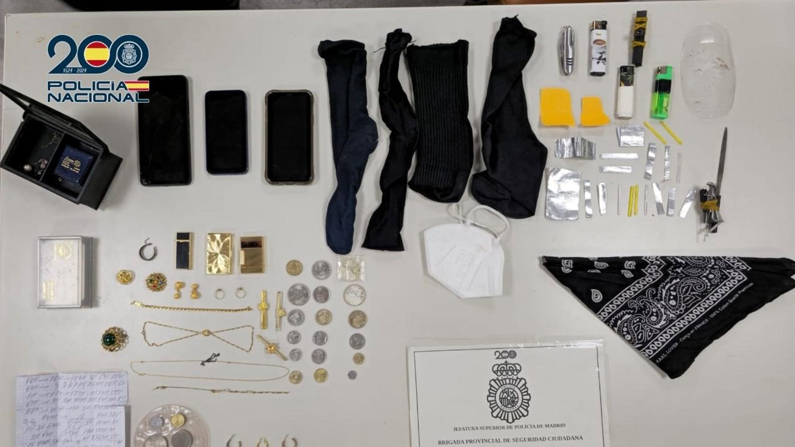 Detenidos cinco hombres por robos en viviendas en Carabanchel y Alcorcón tras avisos vecinales y marcas en los inmuebles