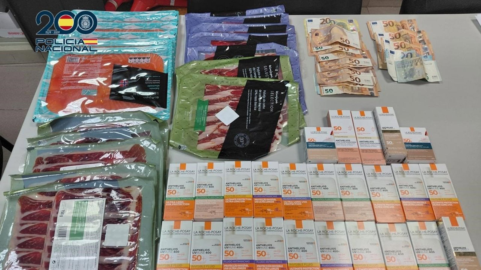 Detenidos en la Plaza del Doctor Marañón tres hombres por hurtos de cremas y productos gourmet en Chamberí