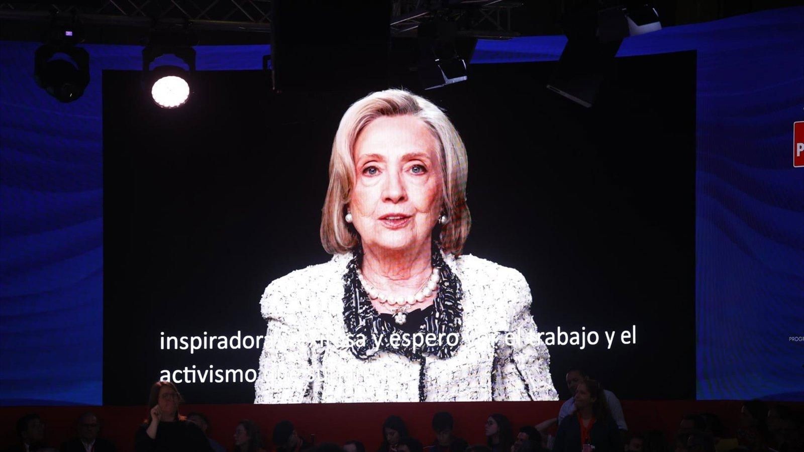 Hillary Clinton llama en Barcelona a defender la libertad y la igualdad "frente a lo que esté enfrente"