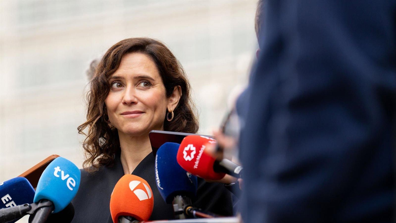 Ayuso avala el pacto entre PP y Vox en Extremadura y pide "ponerse manos a la obra"