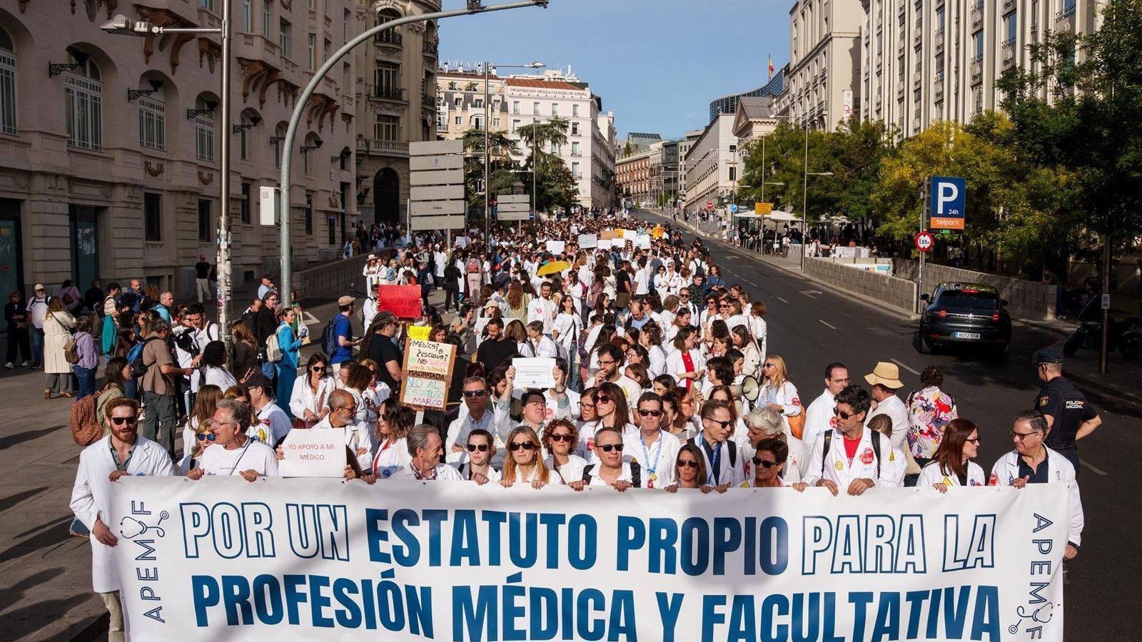 El comité de huelga de médicos pide una reunión con Sanidad y las comunidades por el Estatuto Marco