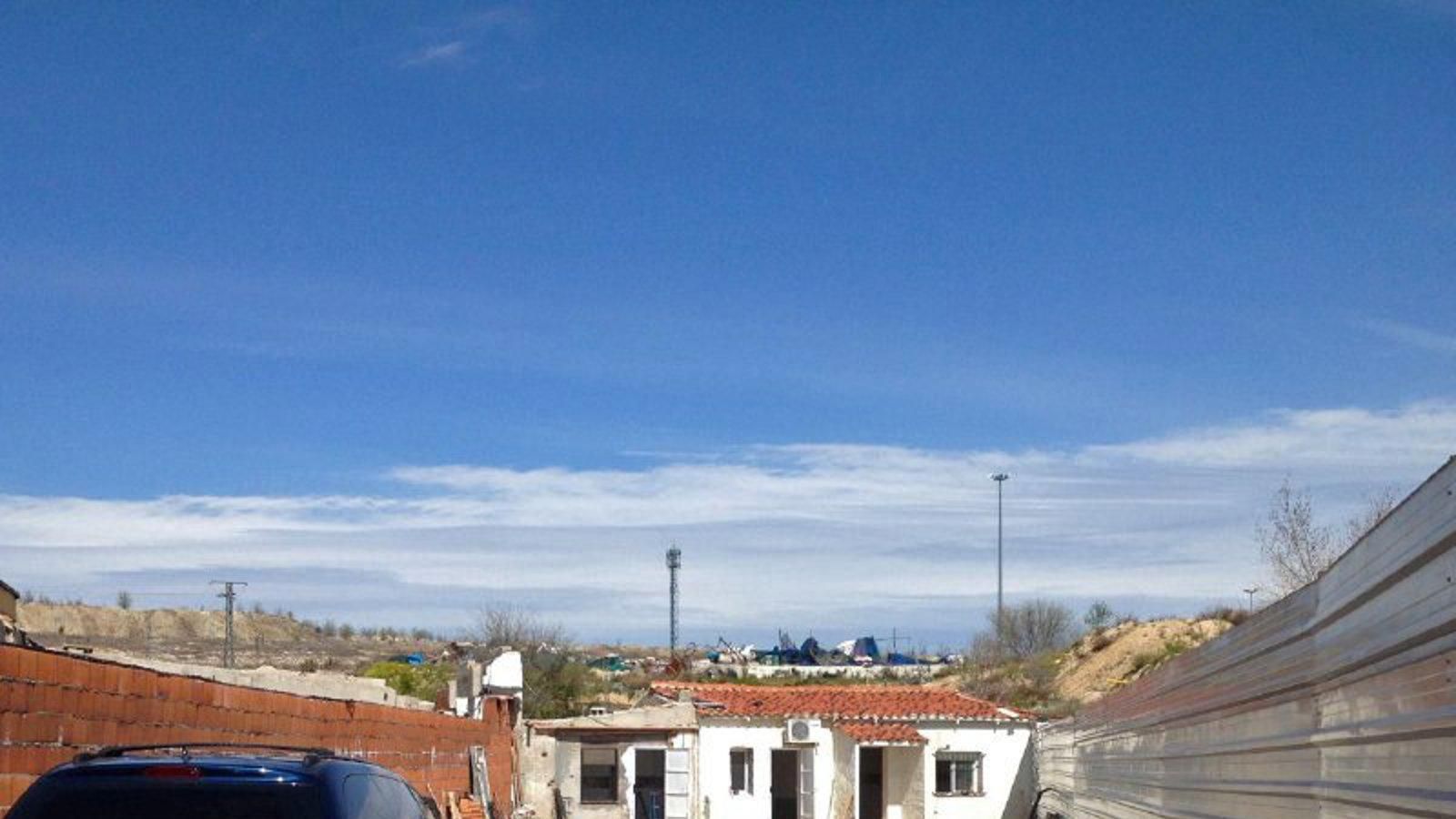 El Ayuntamiento de Rivas realoja a una familia y derriba dos infraviviendas en Cañada