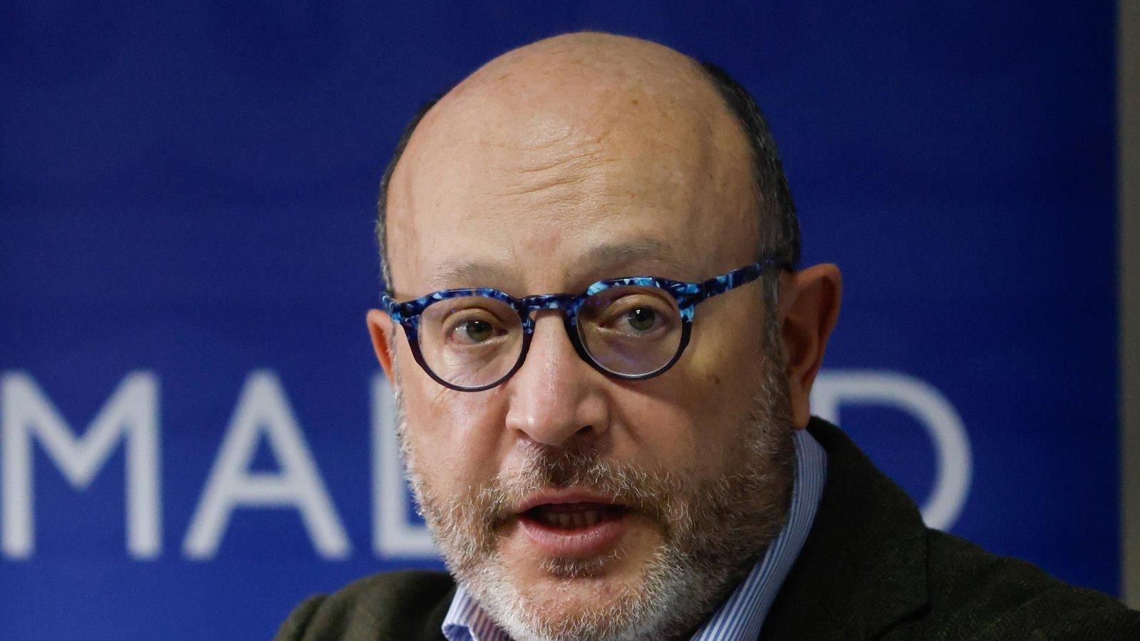 José Fernández pide la dimisión de Carolina Elías por alentar abucheos en Plaza de la Villa