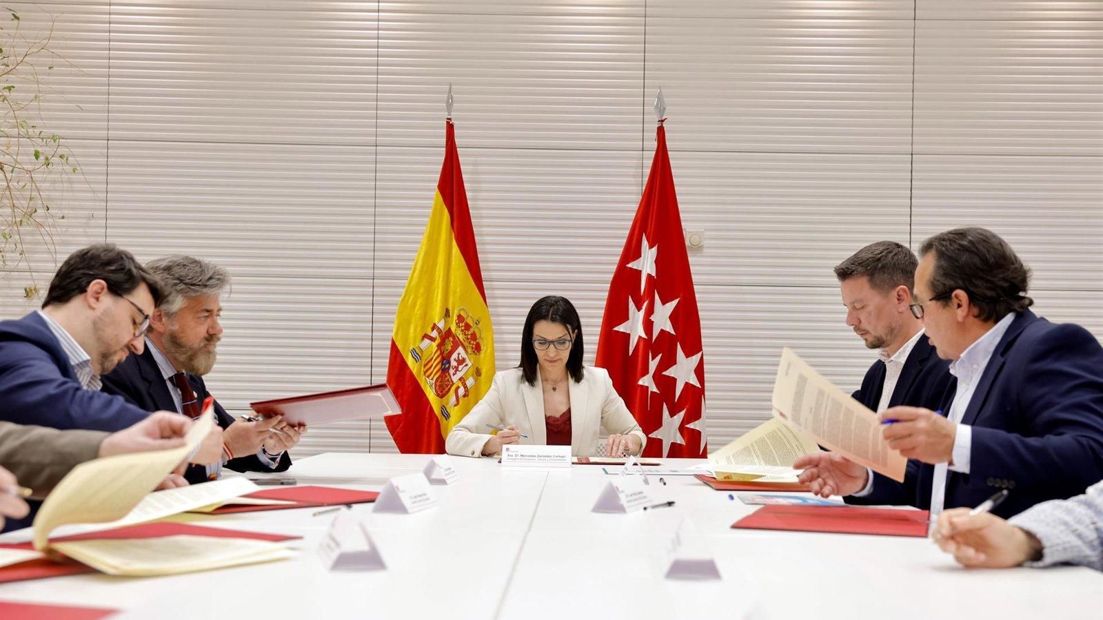 La Comunidad de Madrid financiará la jubilación parcial de los docentes de la concertada