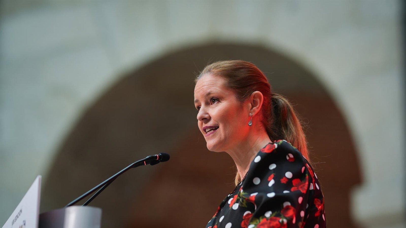 La Comunidad de Madrid carga contra la regularización migratoria: "Es un caos para mantenerse en la Moncloa"