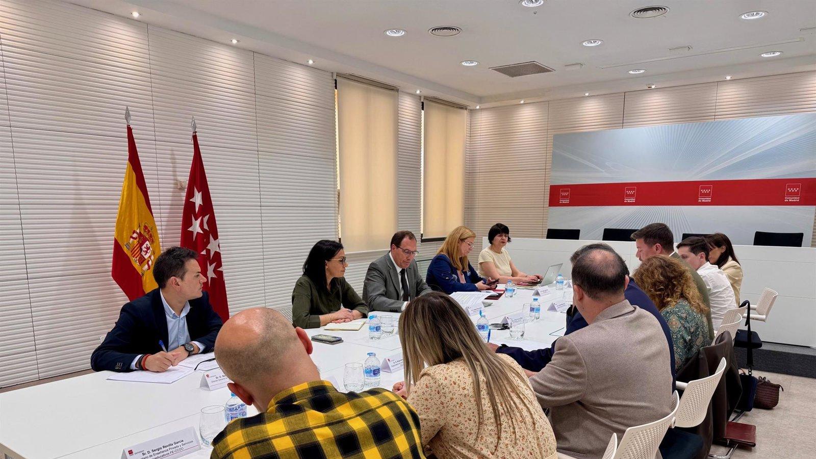 Zarzalejo pide al Gobierno central mejoras para la Educación Infantil tras reunirse con los sindicatos