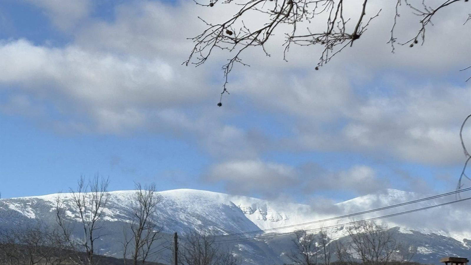 La Guardia Civil rescata a dos senderistas madrileños enriscados en el Parque Natural del Moncayo