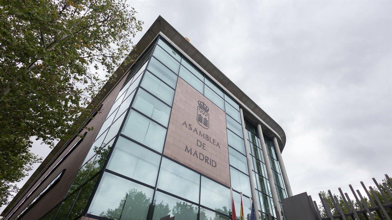 El PP aprueba en solitario el dictamen sobre drogas tras la salida de toda la oposición de la comisión