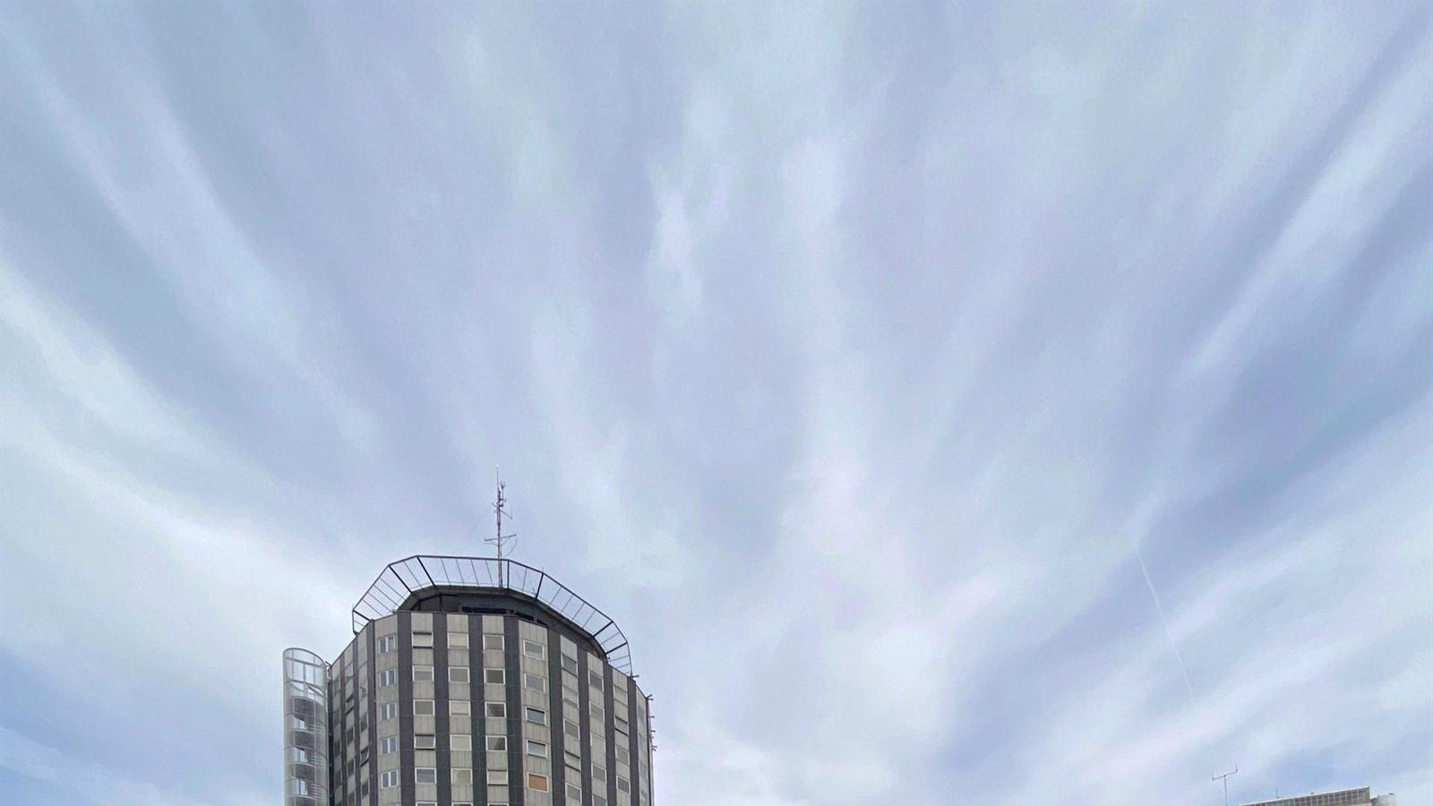 La Paz logra por primera vez en España un implante coclear asistido por brazo robótico