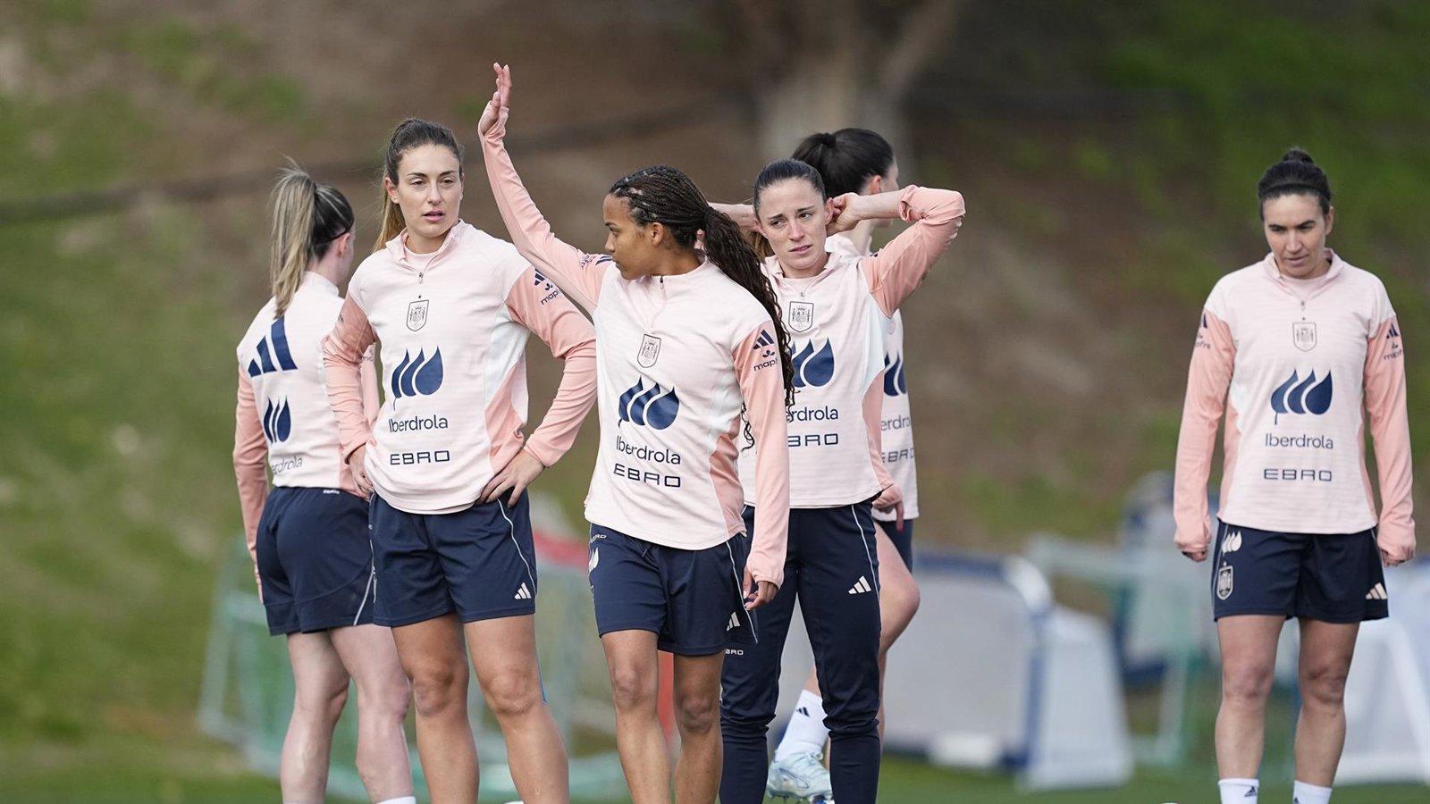 La selección femenina de fútbol se concentra este miércoles en Las Rozas para los duelos ante Inglaterra y Ucrania