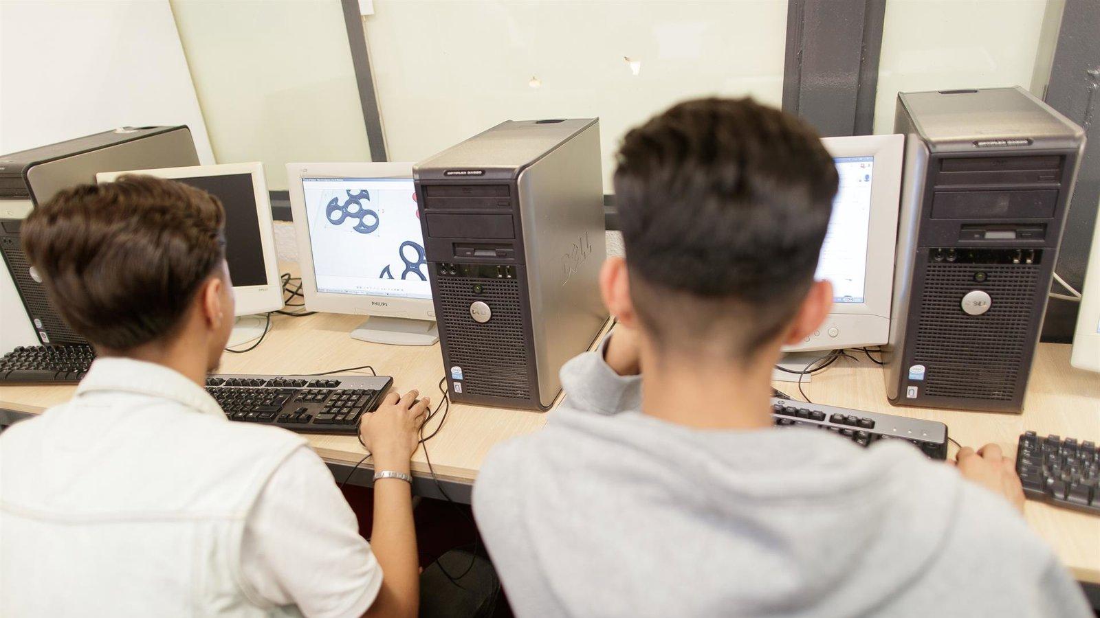 Las becas de Bachillerato y FP llegarán a 30.000 alumnos madrileños el próximo curso