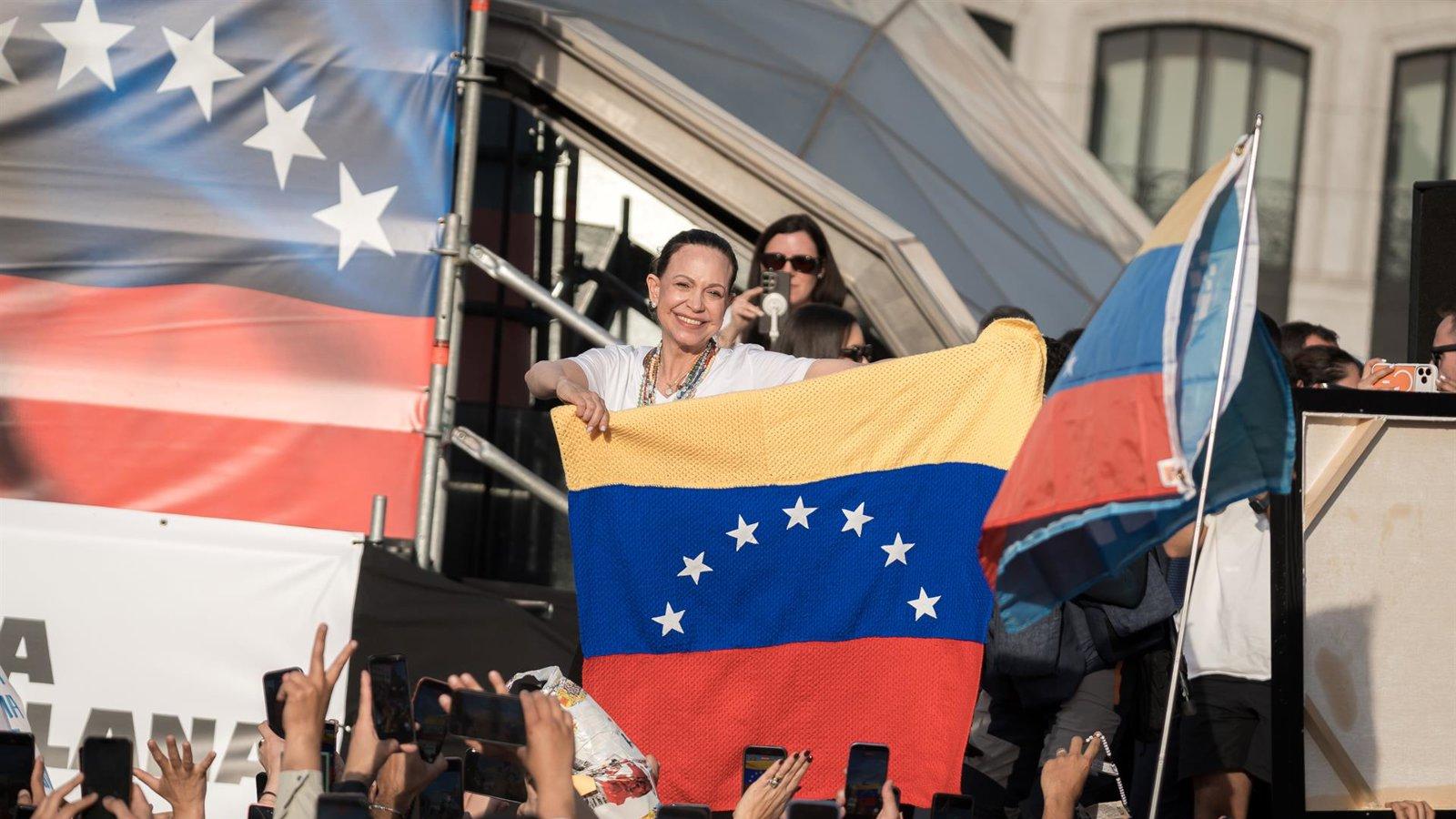 El PP niega que la Comunidad sea responsable de los insultos a Delcy Rodríguez en Sol