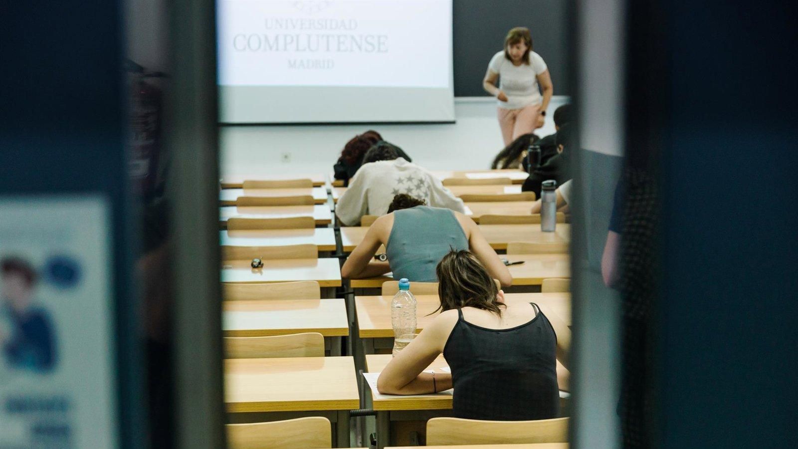 El 59% de los estudiantes madrileños elige carrera por vocación frente al 30% por salidas laborales